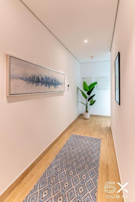 Apartment Fivex Modern 1 Bedroom With Sea View Dubai